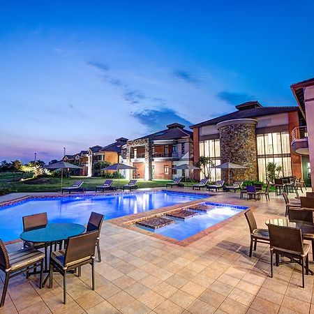 Royal Marang Hotel Phokeng Dış mekan fotoğraf The Village