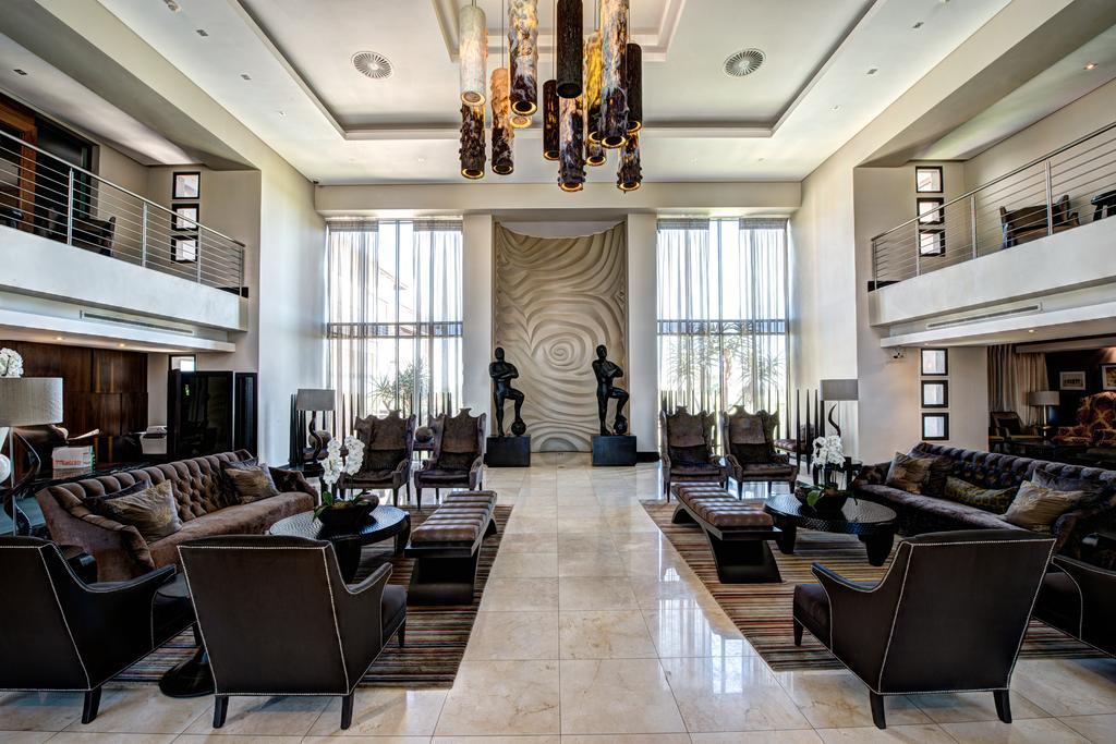 Royal Marang Hotel Phokeng Dış mekan fotoğraf The lobby of the hotel