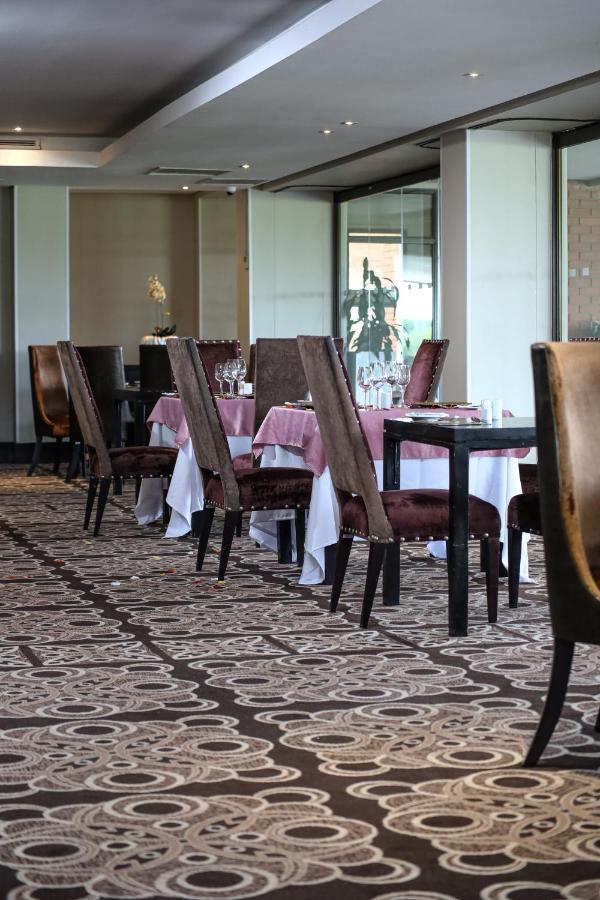 Royal Marang Hotel Phokeng Dış mekan fotoğraf The restaurant